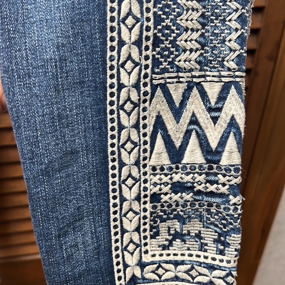 📌Sold on live📌Miss Me Born To Be Boho Ankle Jeans Womens 27 Aztec Frayed Hem - Picture 5 of 16